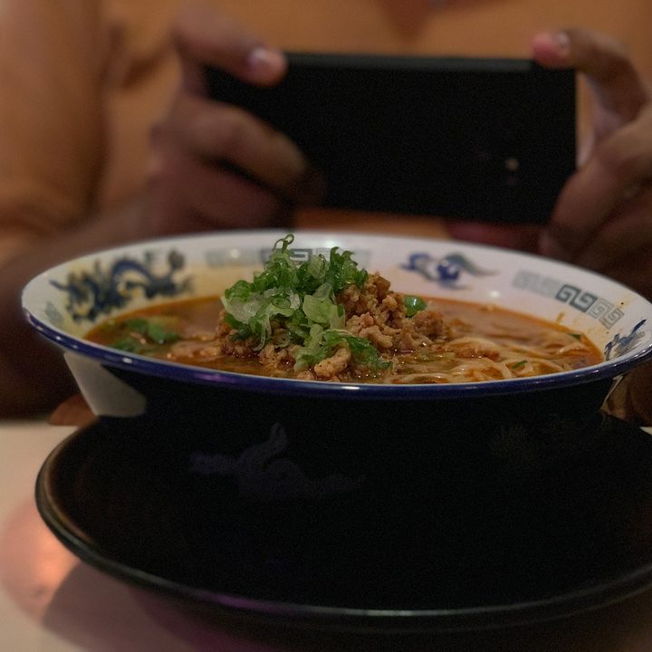 google pixel 3 vs iphone xs galaxy note 9 2 camera comp max portrait mode food