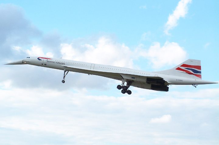 concorde jet british airways in flight