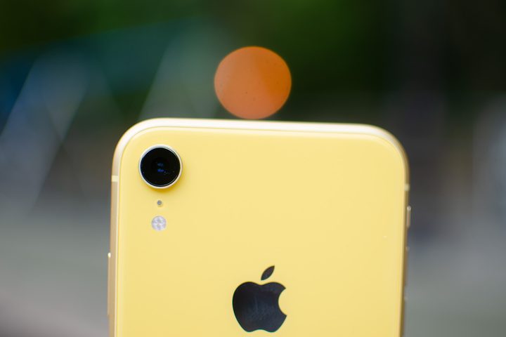 iphone xr lens