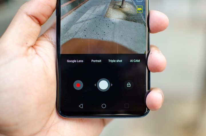 LG V40 ThinQ Review