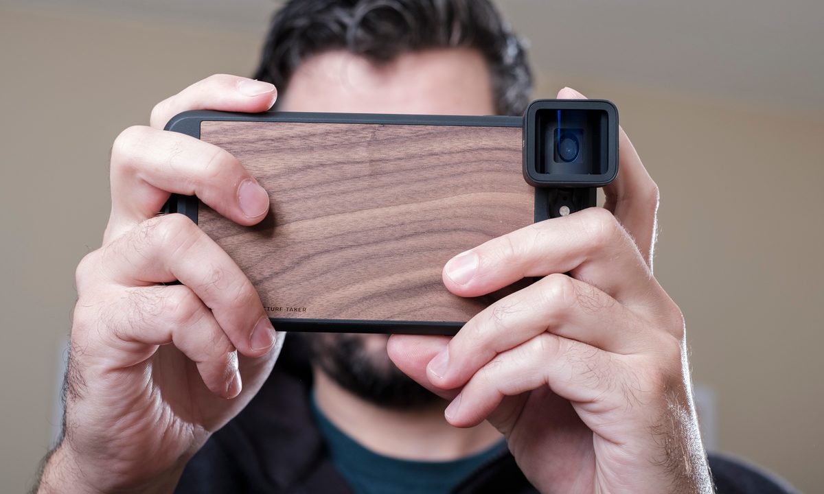 Moment Anamorphic lens review