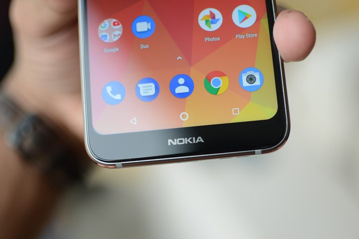 Nokia 7.1 bottom chin