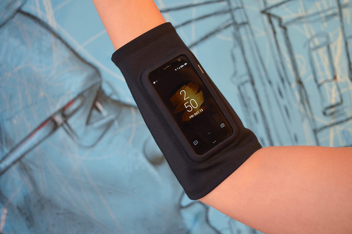Palm armband