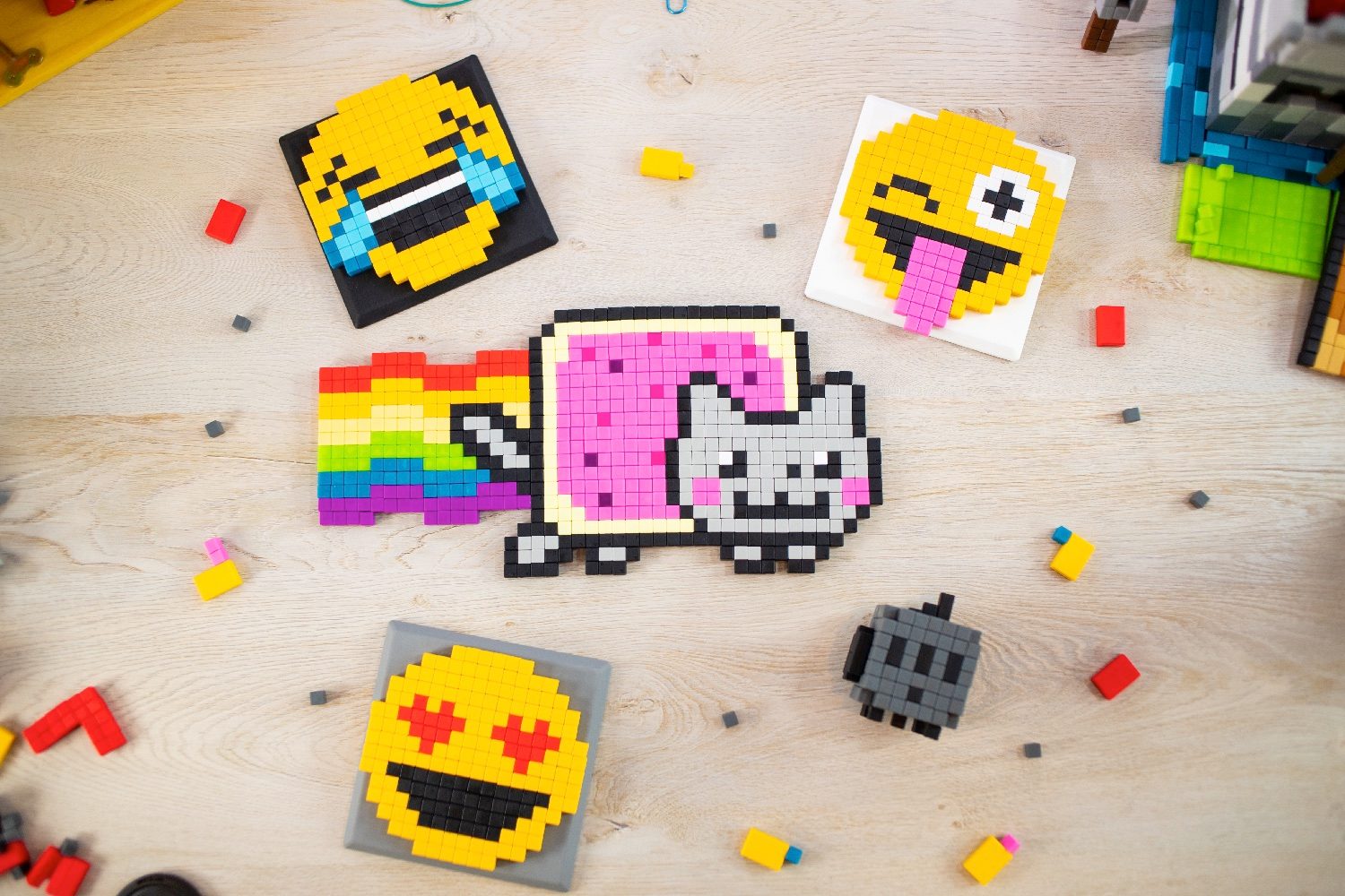 pixl lego bricks meet minecraft fidget cube kickstarter  emojis