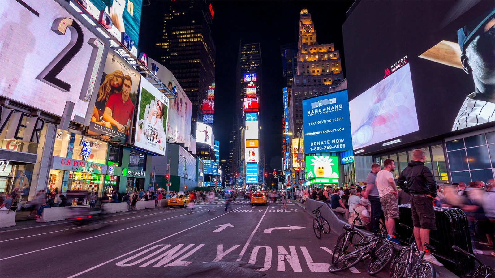 Picture of Time Square.