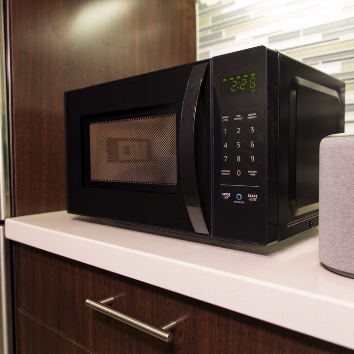 AmazonBasics Microwave Review