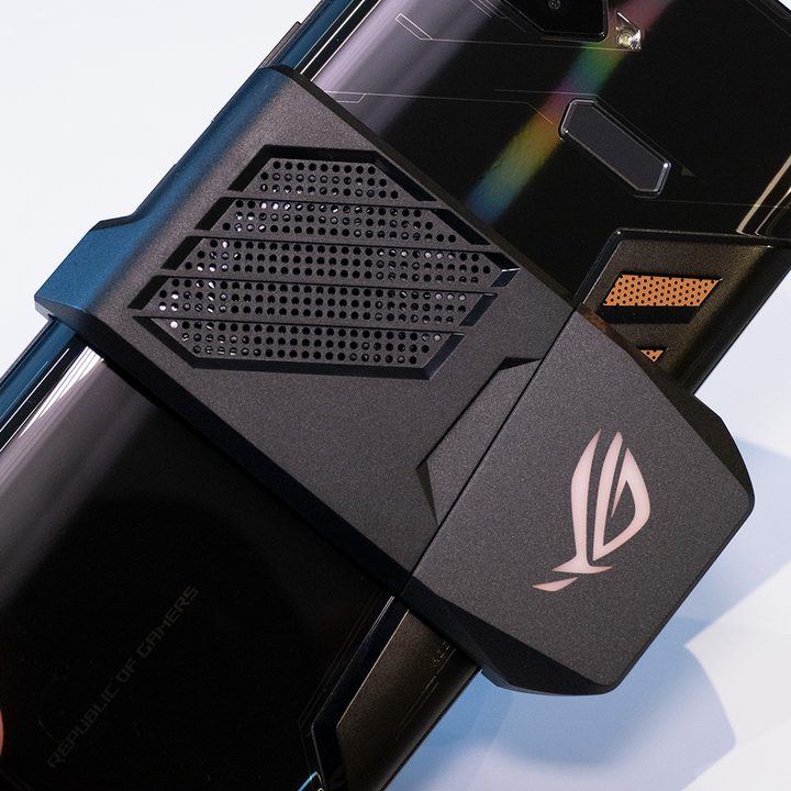 asus rog phone review clip
