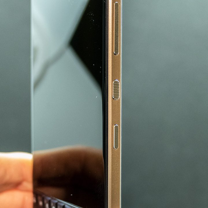 BlackBerry Key2 LE review