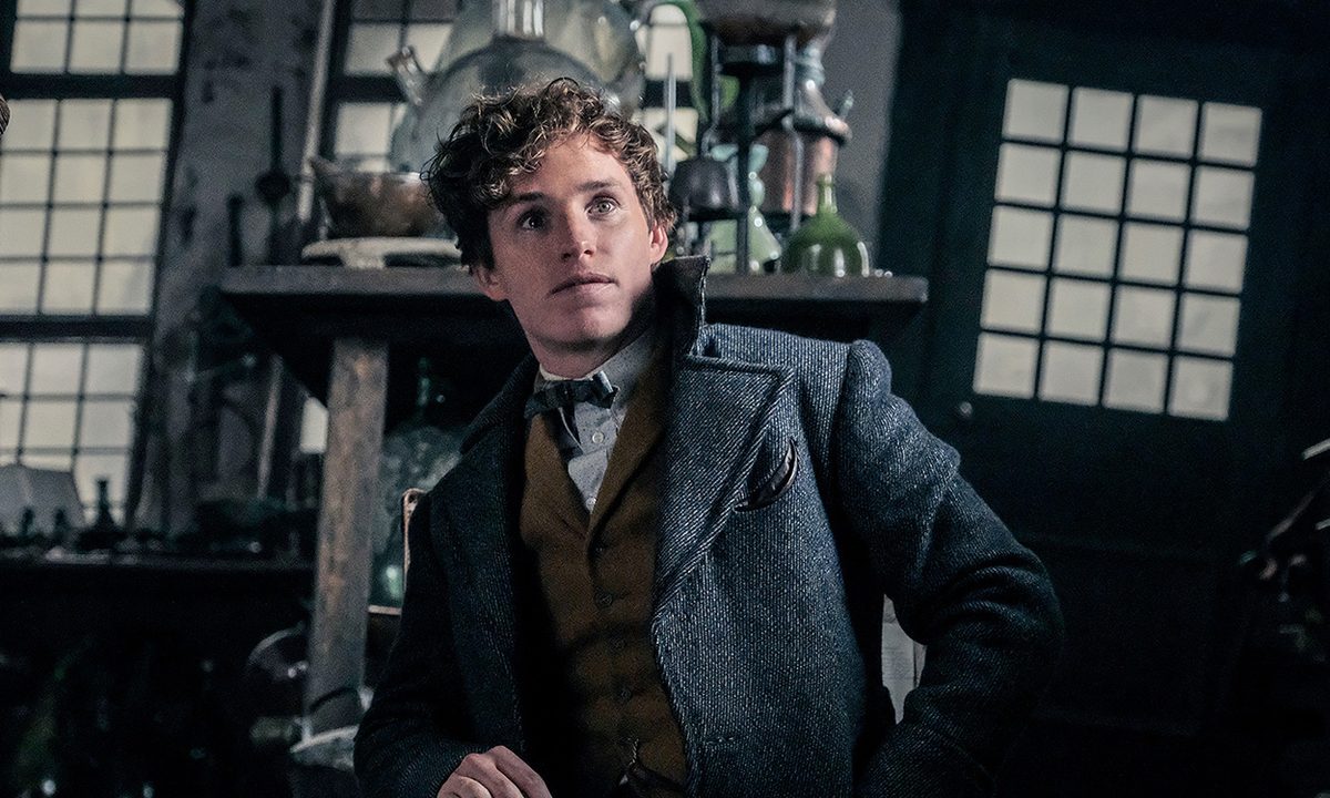 fantastic beasts the crimes of grindelwald review 2 feat