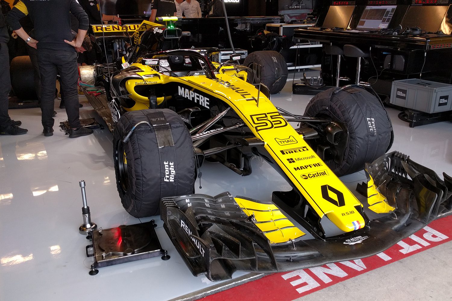 infiniti and renault sport formula one team engineering partnership f1 se 5
