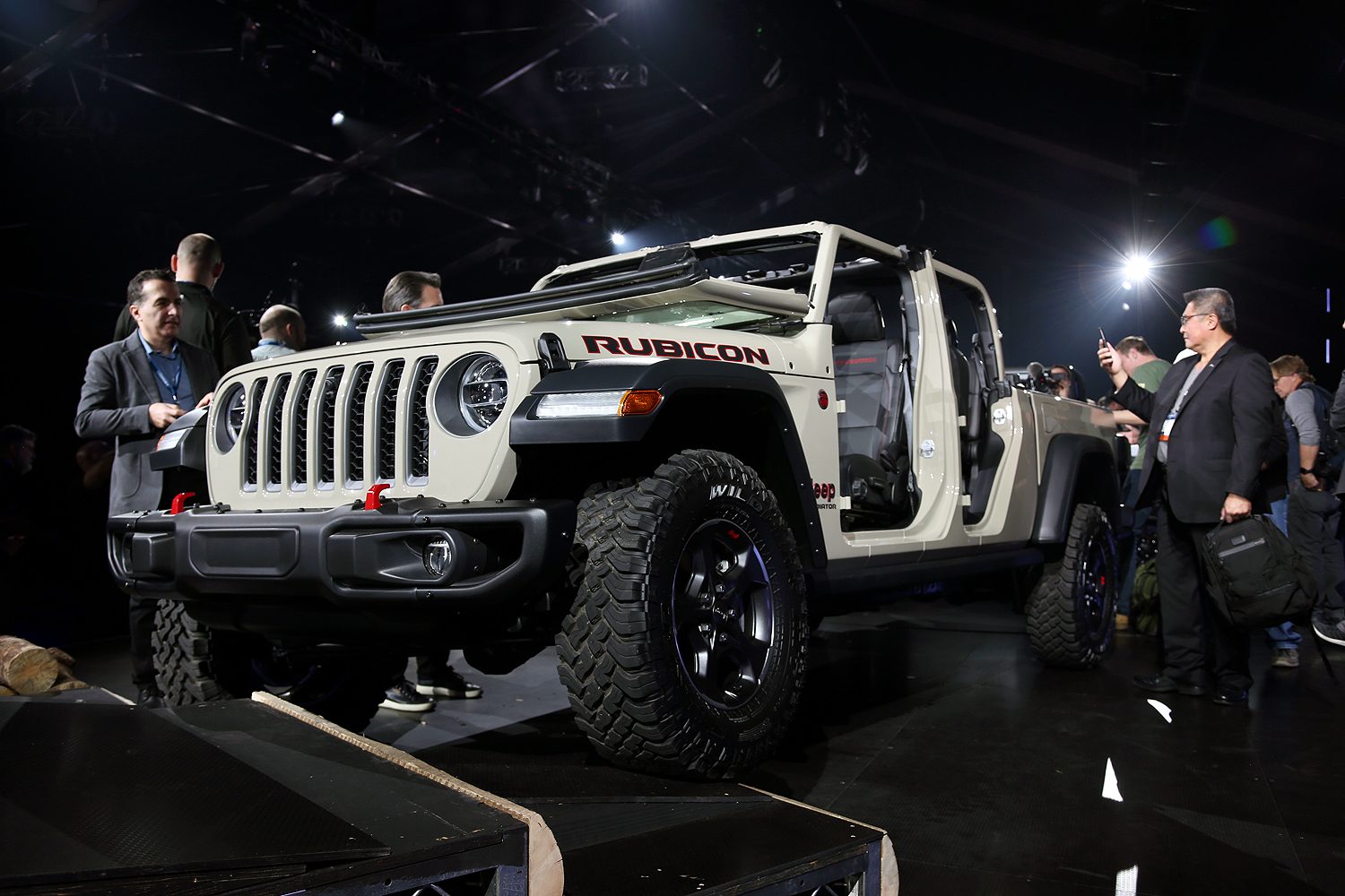 2020 jeep scrambler wrangler based pickup mb gladiator 1