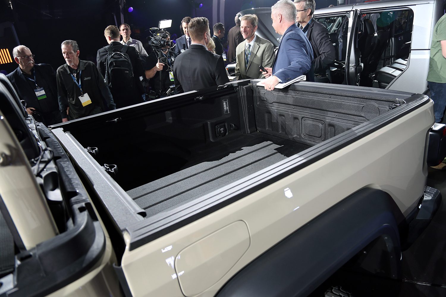 2020 jeep scrambler wrangler based pickup mb gladiator 13