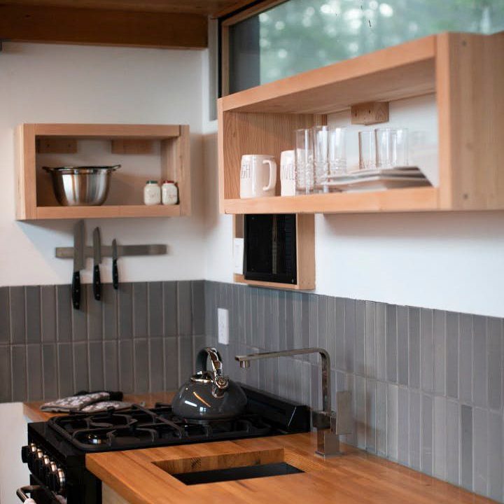 True Studio by Modern Dwellings Inc