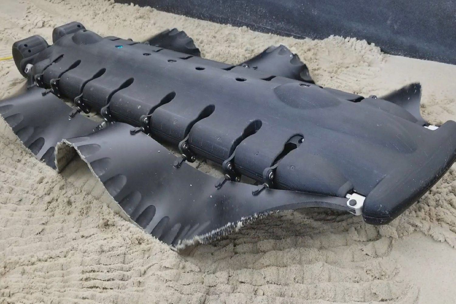 pliant velox robot water land 1 energy