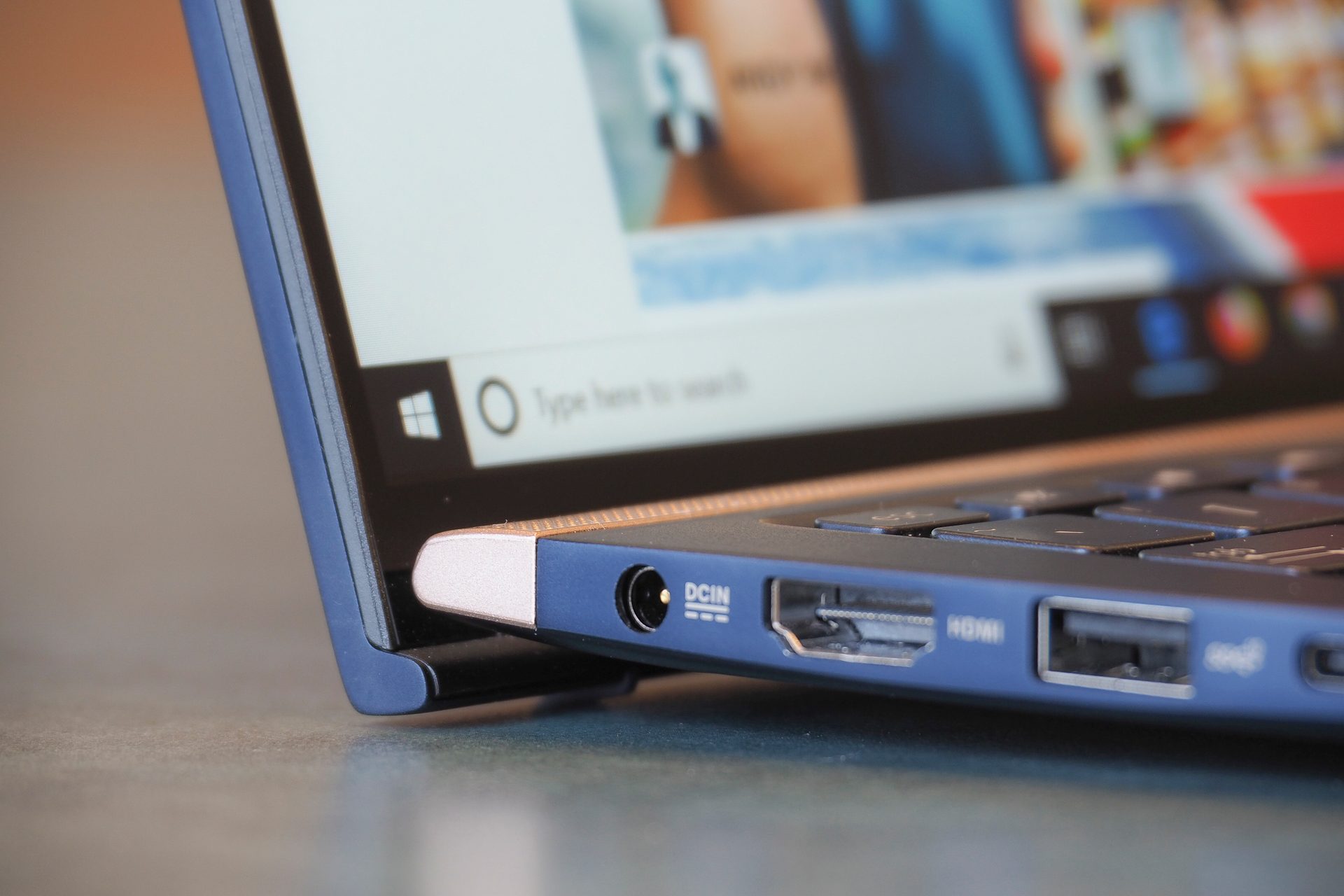 Asus ZenBook 14 UX433FN