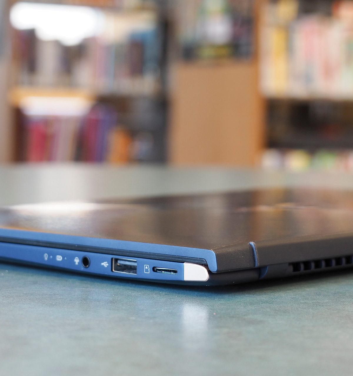 Asus ZenBook 14 UX433FN