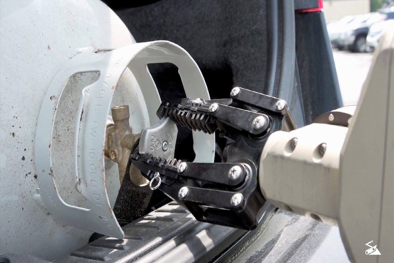 us army scorpion robot gripper turn