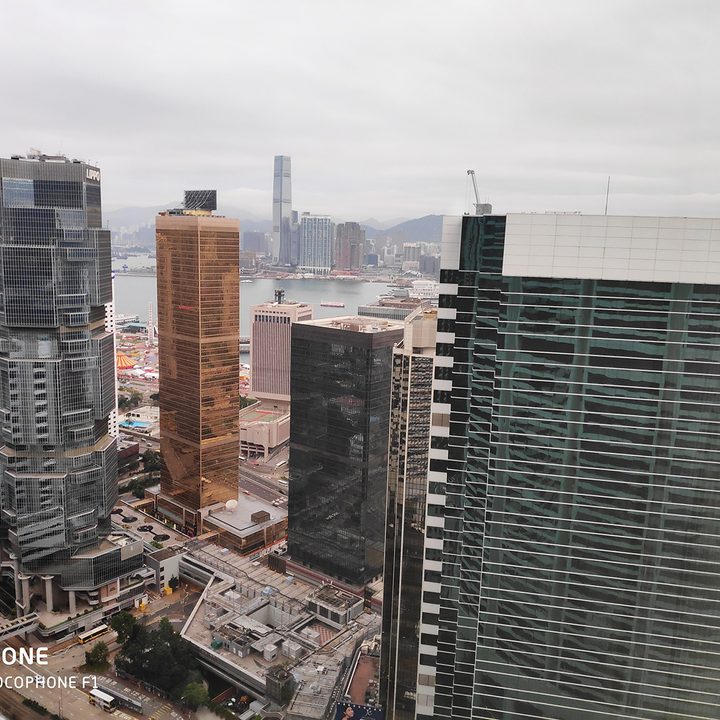 oneplus 6t honor 8x xiaomi mi 8 pro pocophone f1 camera shootout hong kong window