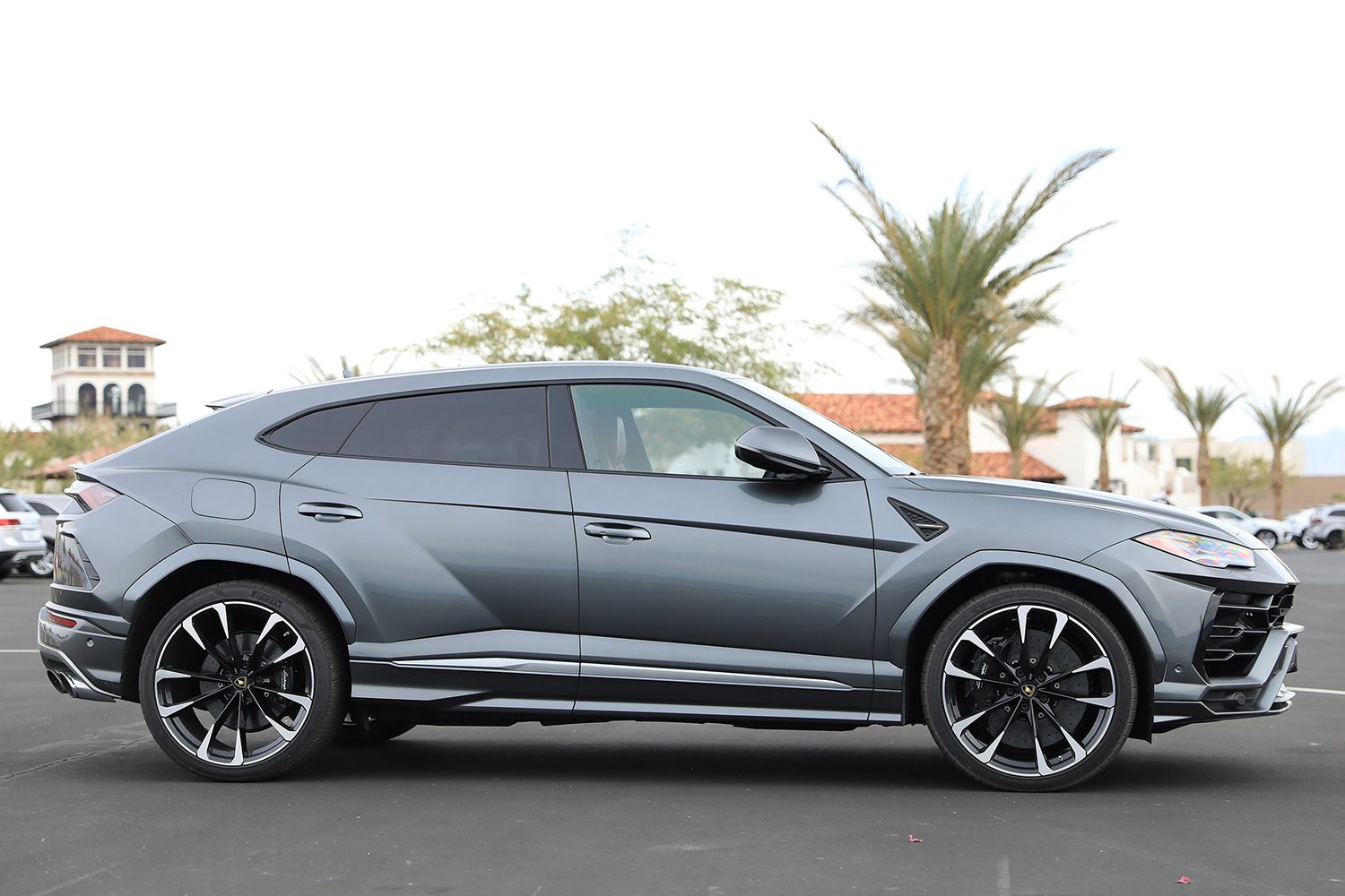 2019 Lamborghini Urus first drive review - Digital Trends