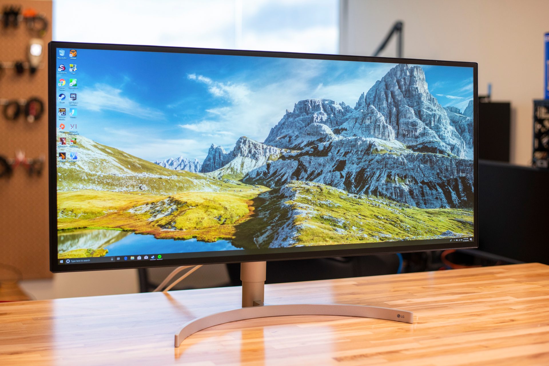LG 34WK95U-W ultrawide monitor review - Digital Trends