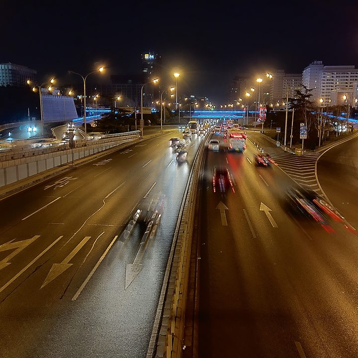 oneplus 6t honor 8x xiaomi mi 8 pro pocophone f1 camera shootout night traffic