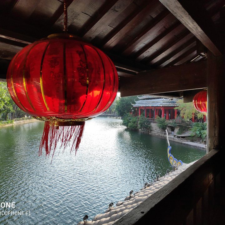 oneplus 6t honor 8x xiaomi mi 8 pro pocophone f1 camera shootout shenzhen lantern