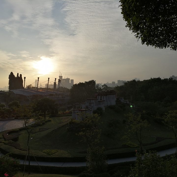 oneplus 6t honor 8x xiaomi mi 8 pro pocophone f1 camera shootout shenzhen sunset
