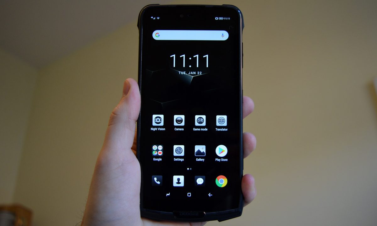doogee s90 product impressions in hand