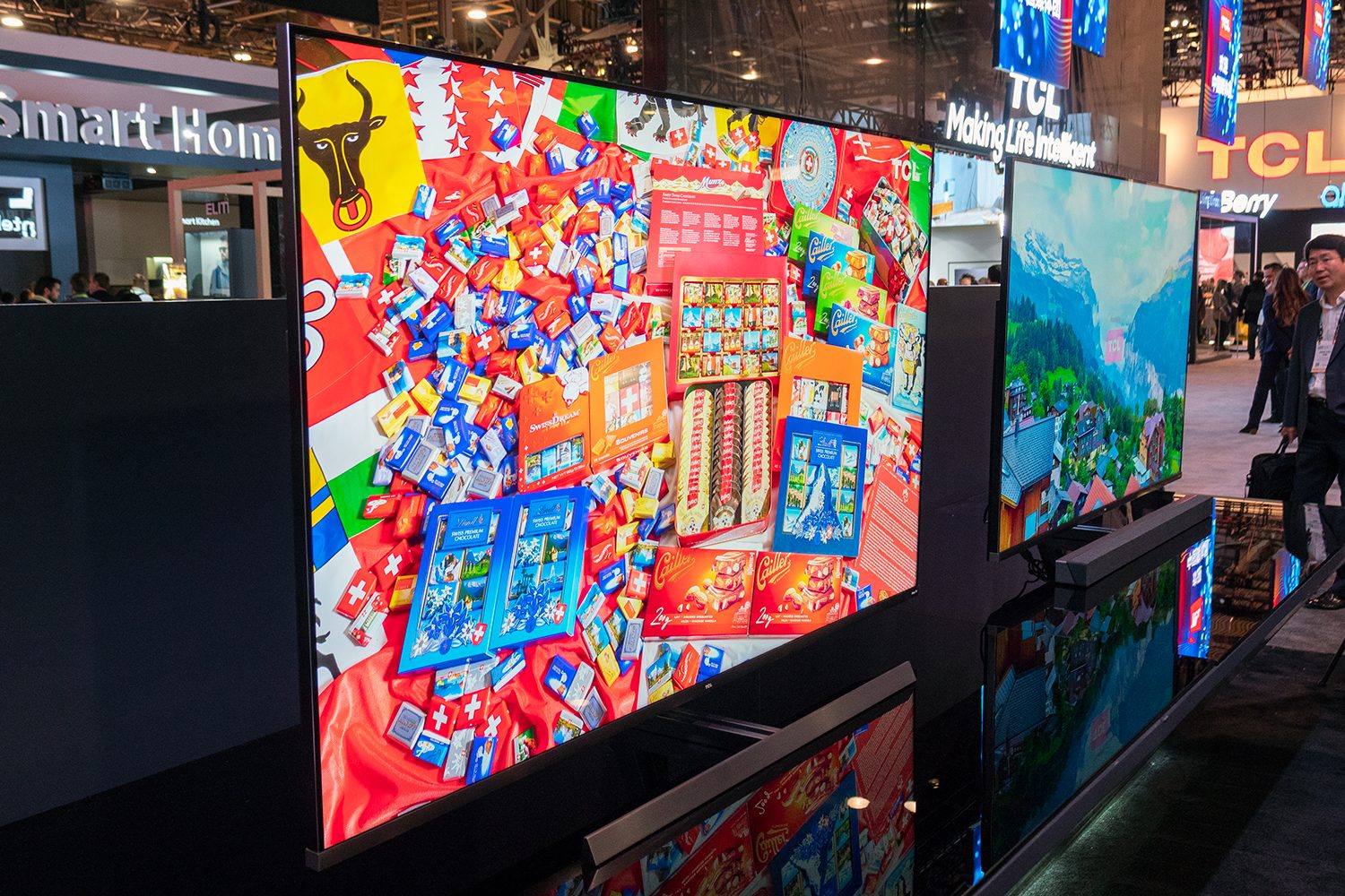 TCL goes big, rolls out a 75-inch 8K QLED Roku TV at CES 2019