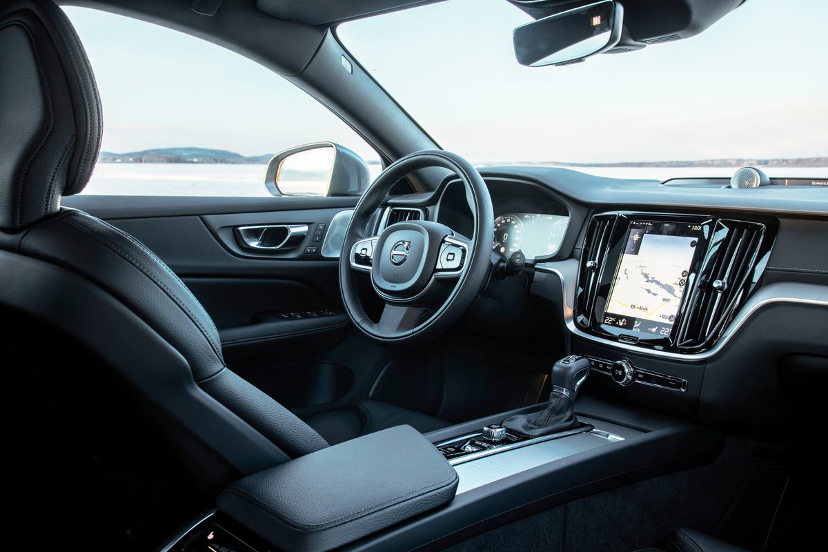 2020 Volvo V60 Cross Country review