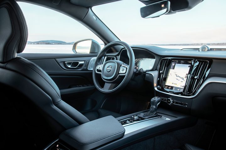 2020 Volvo V60 Cross Country review