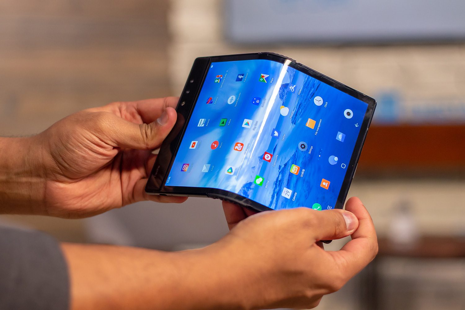 All the folding smartphones you need to know about - Digital Trends