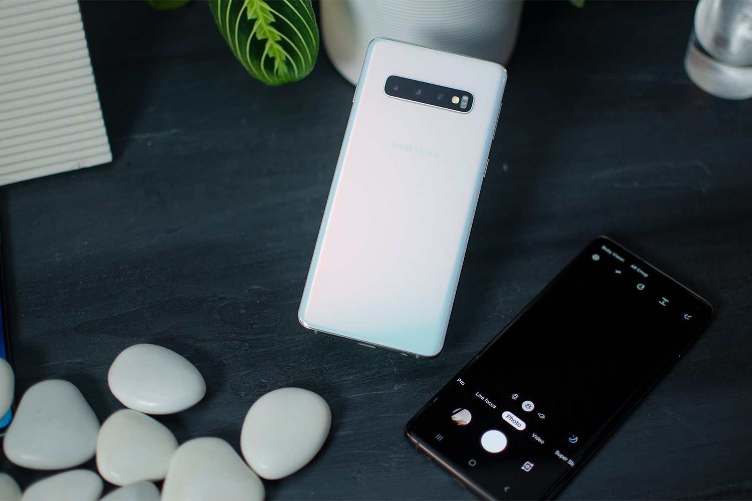 Samsung Galaxy S10 Plus vs. S9 Plus vs. Note 9: Supersized Samsung Galaxy S10 Plus vs. S9 Plus vs. Note 9: Supersized