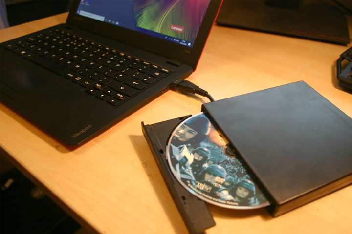 Playing a DVD on Windows 10