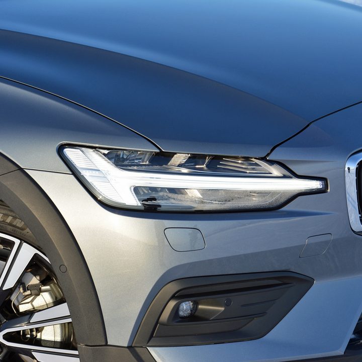 2020 Volvo V60 Cross Country review