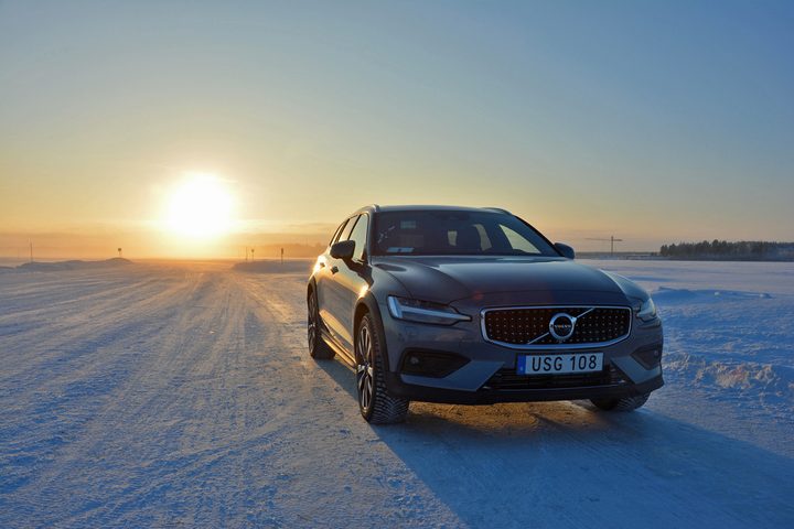 2020 Volvo V60 Cross Country review