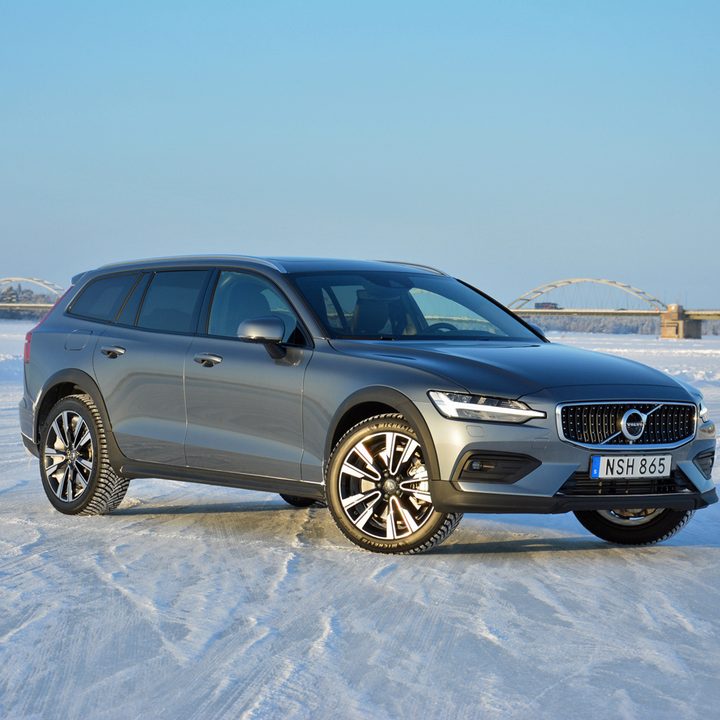 2020 Volvo V60 Cross Country review
