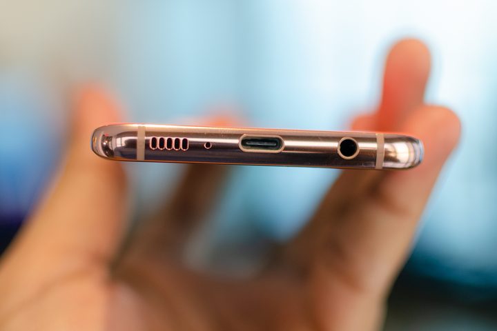 Samsung Galaxy S10 headphone jack