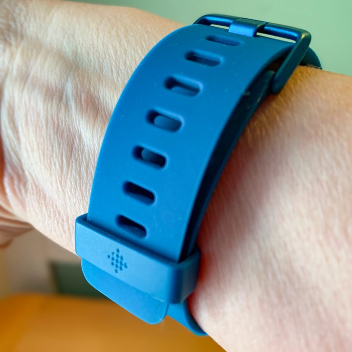 Fitbit Versa Lite Review