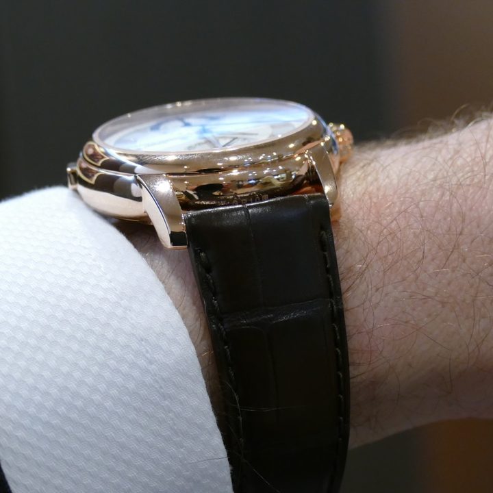 new gold finish makes frederique constants hybrid smartwatch flashier than ever constant side