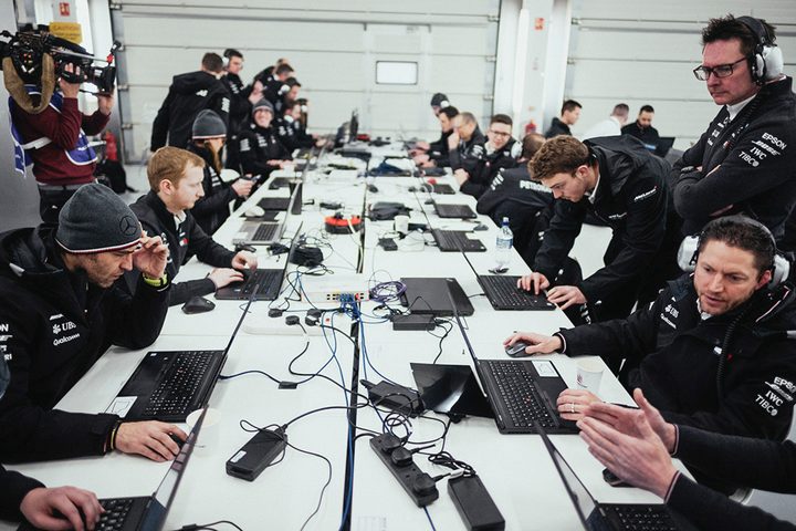 Mercedes-AMG F1 Data pit