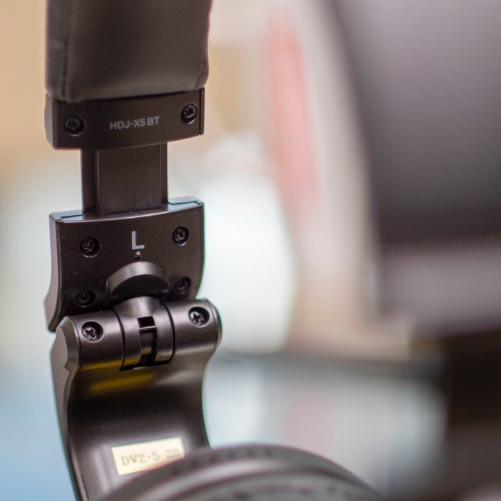 Pioneer HDJ-X5BT-K DJ headphones review