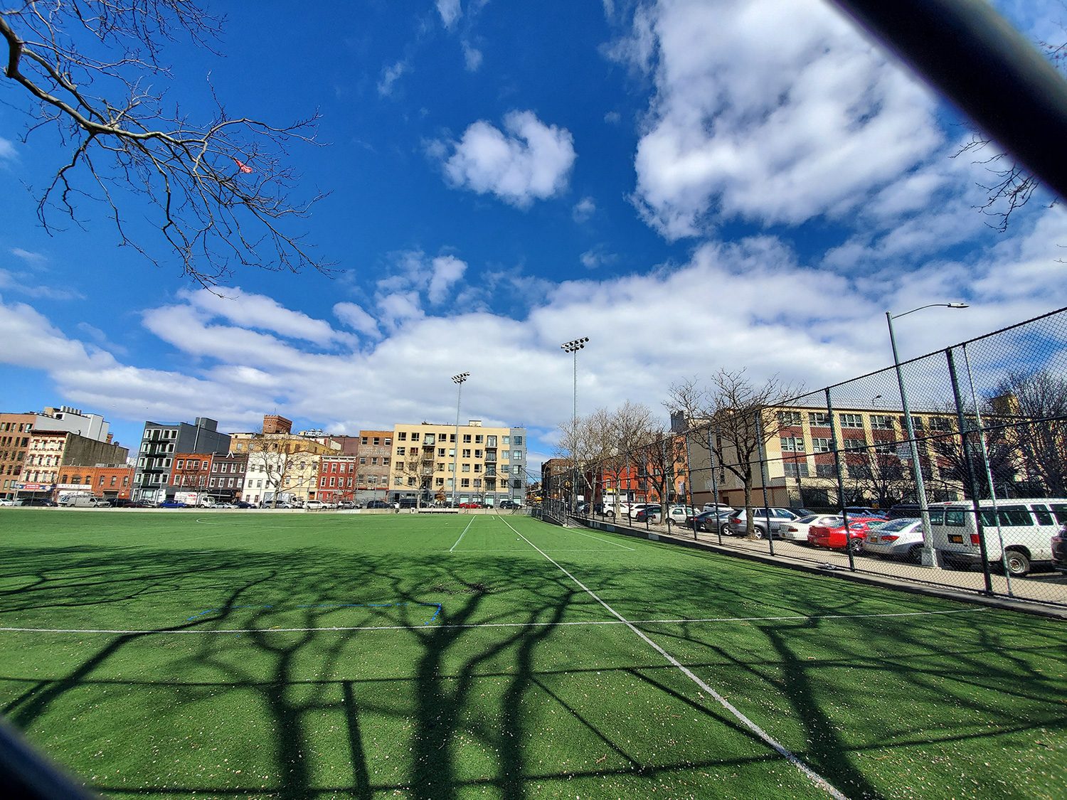 samsung galaxy s10e review camera ultra wide angle lens daylight