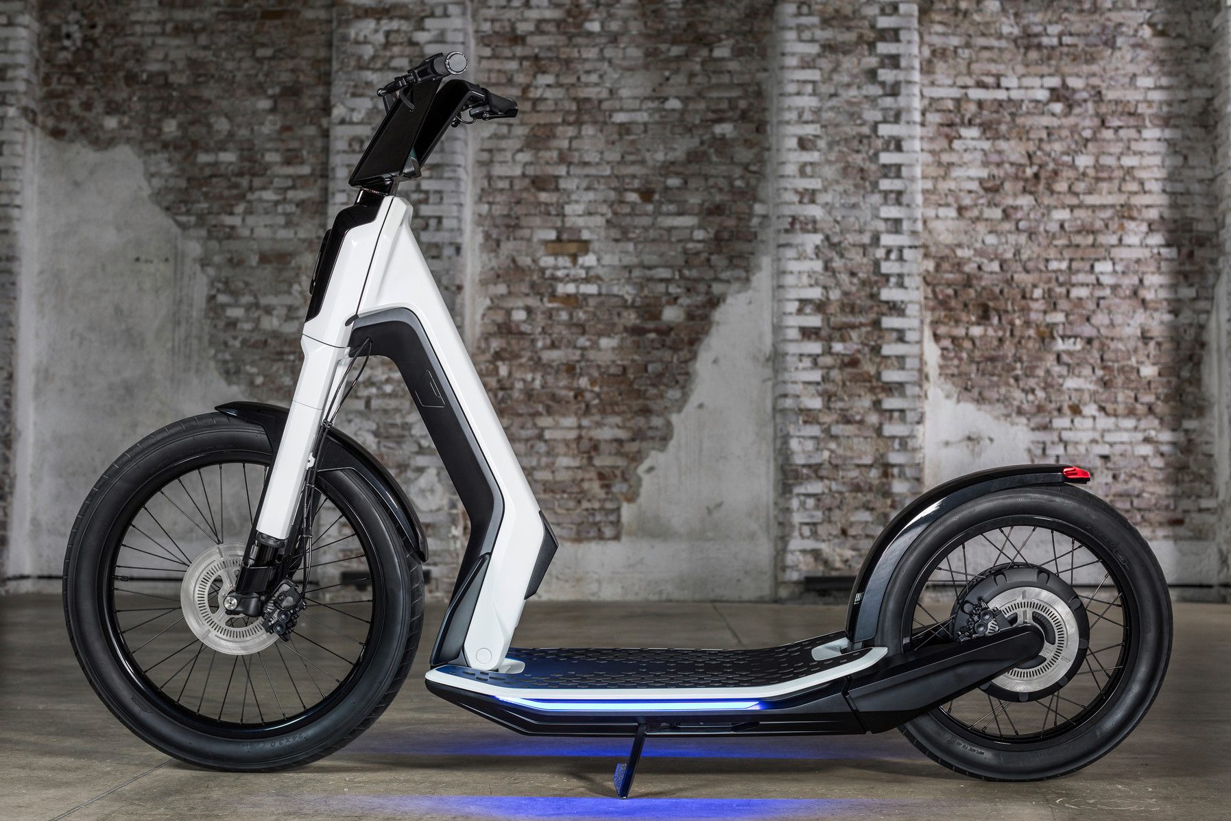 volkswagen offers two cool scooter designs for zipping around town die neue studie streetmate