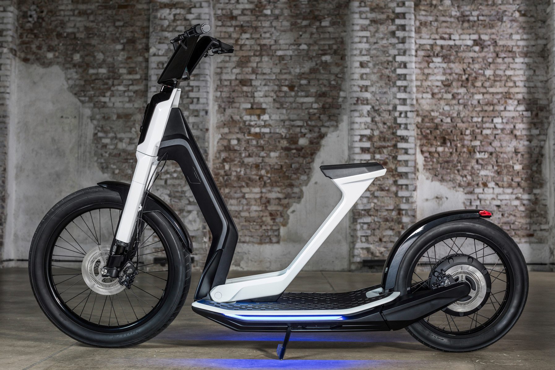 volkswagen offers two cool scooter designs for zipping around town die neue studie streetmate