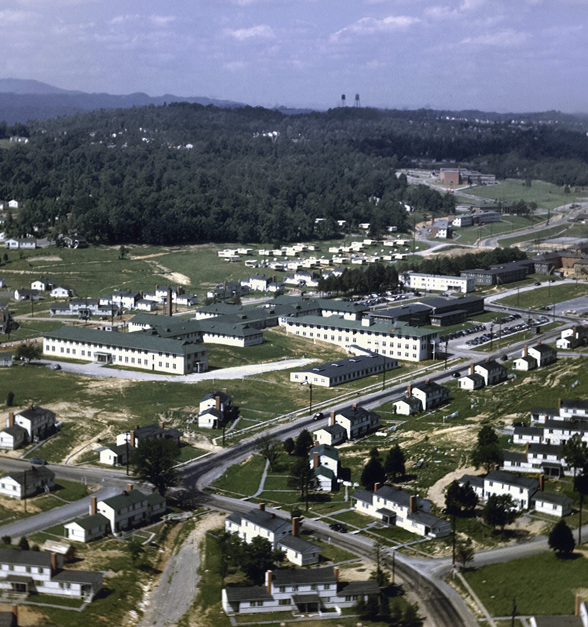 Color photo of Oakridge in 1945