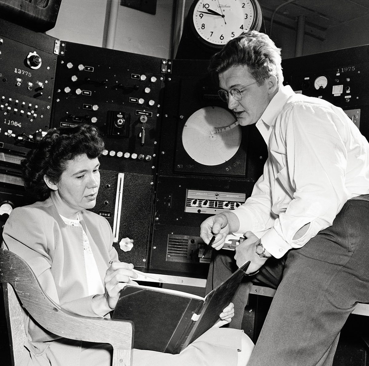 Physicists Jane and David Hall in Los Alamos