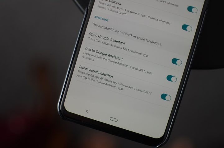 lg-g8-thinq-google-assistant-key