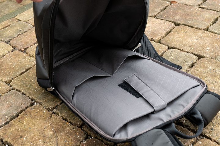 Moshi Hexa review