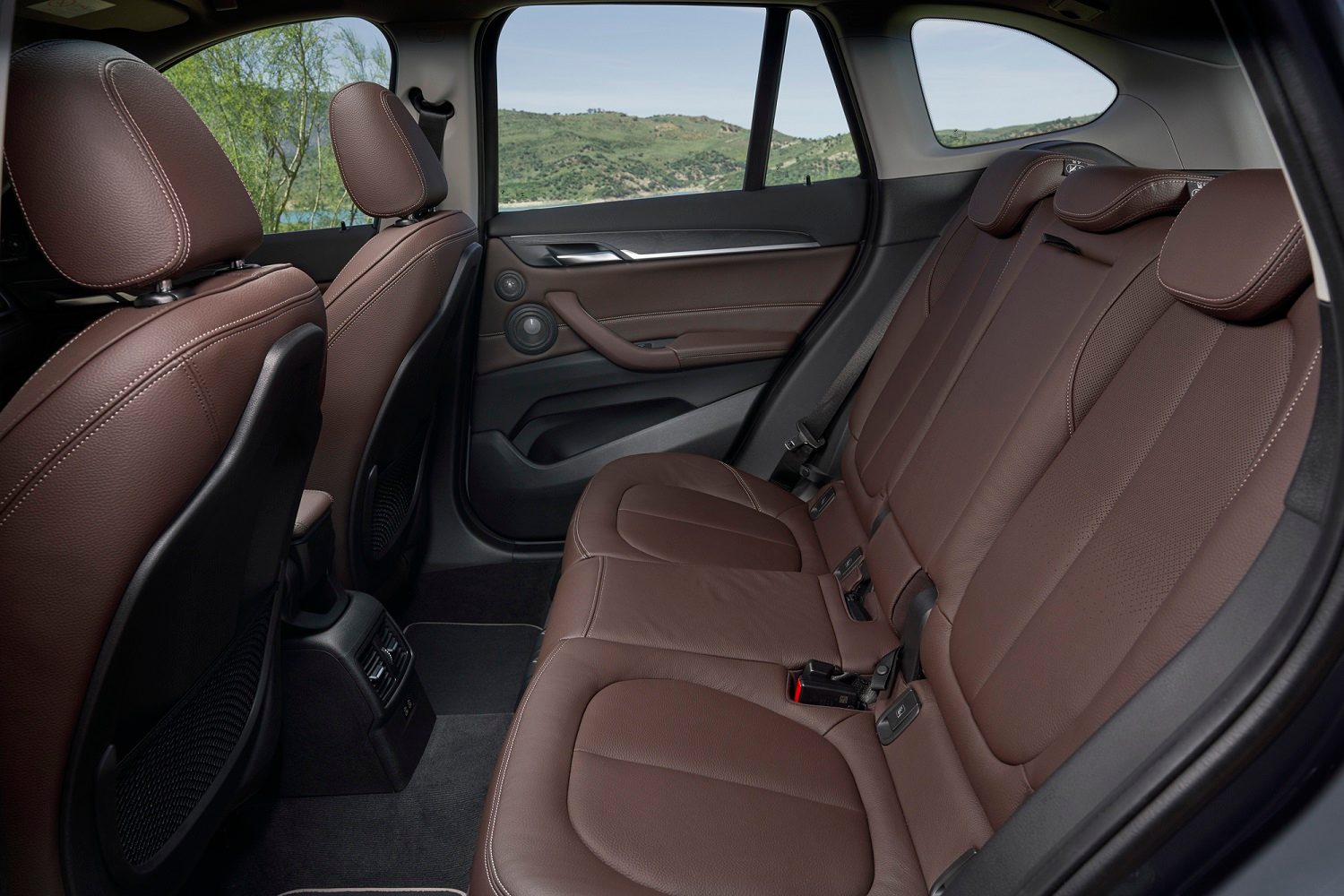 2020 bmw x1 gets new look front end interior upgrades official 10